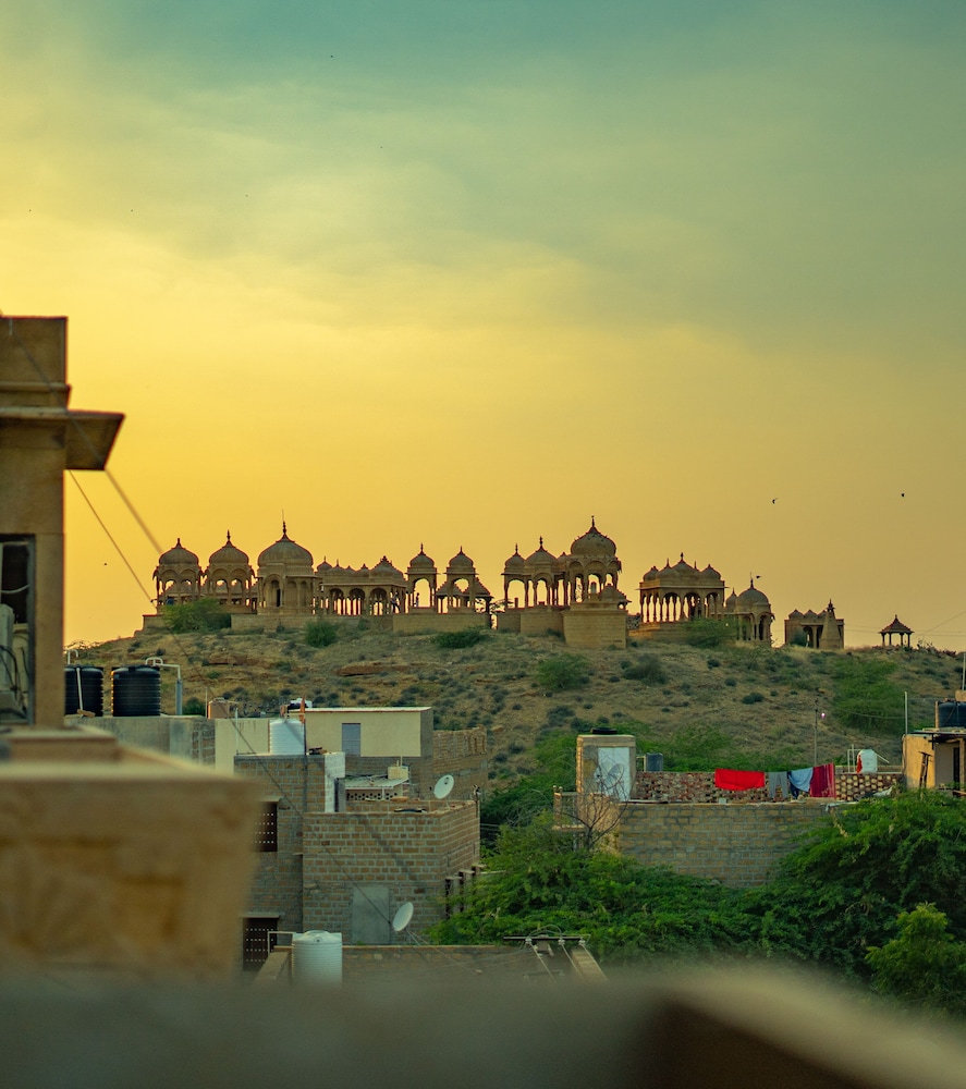 Hotel Marina Mahal 45/50