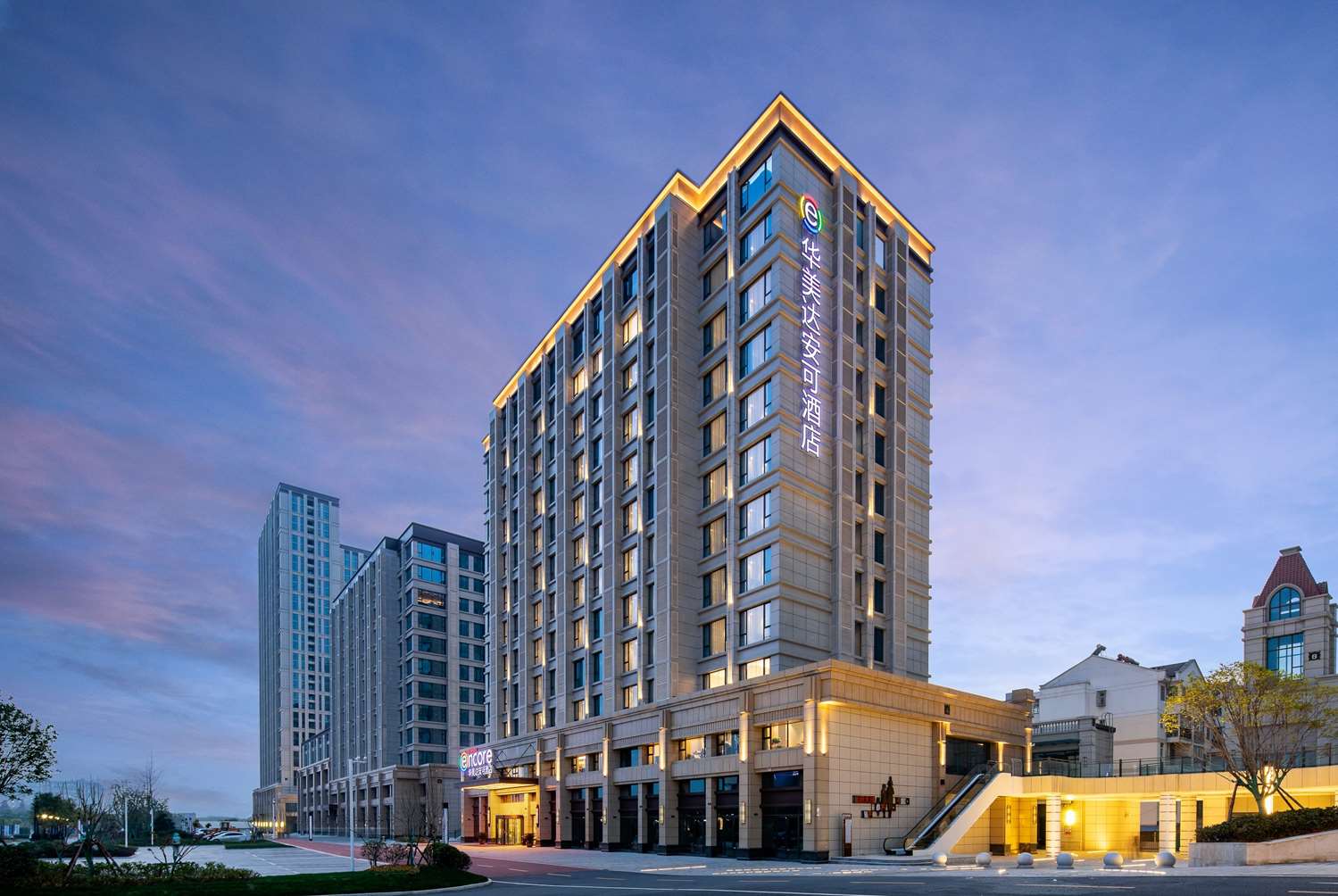 Ramada Encore Wyndham Wuhan Caidian 1/13