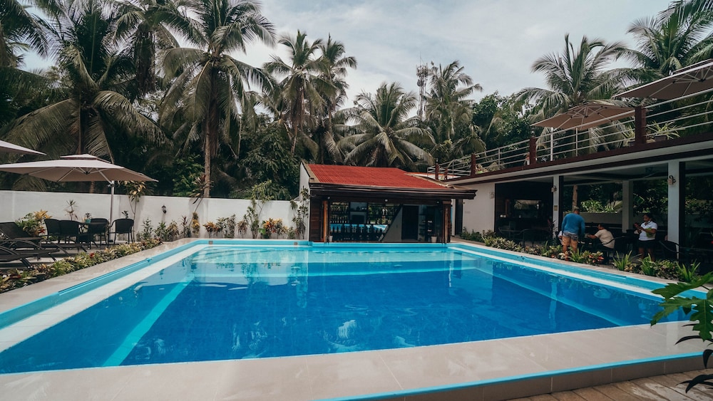 Point 303 Surf Resort 8/50