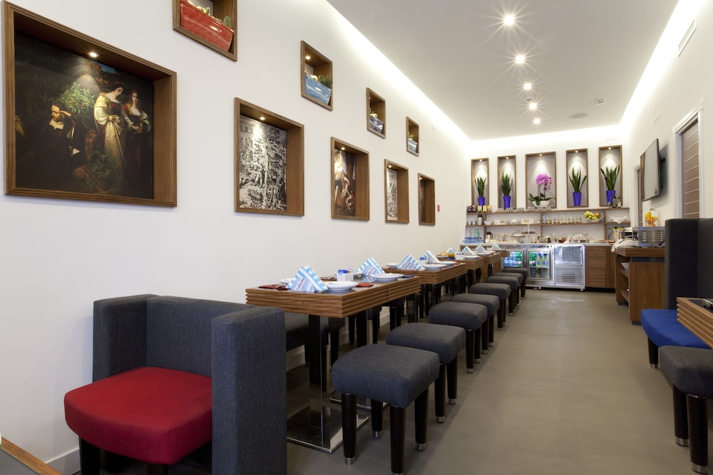 Tasso Suites 63/71