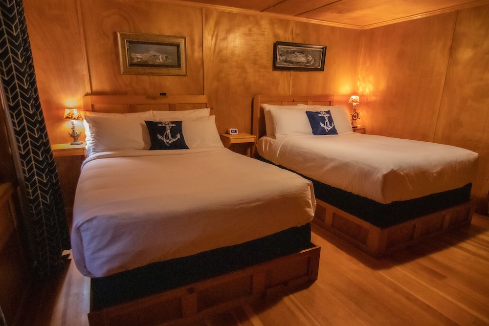 Anchor Inn Resort 14/50