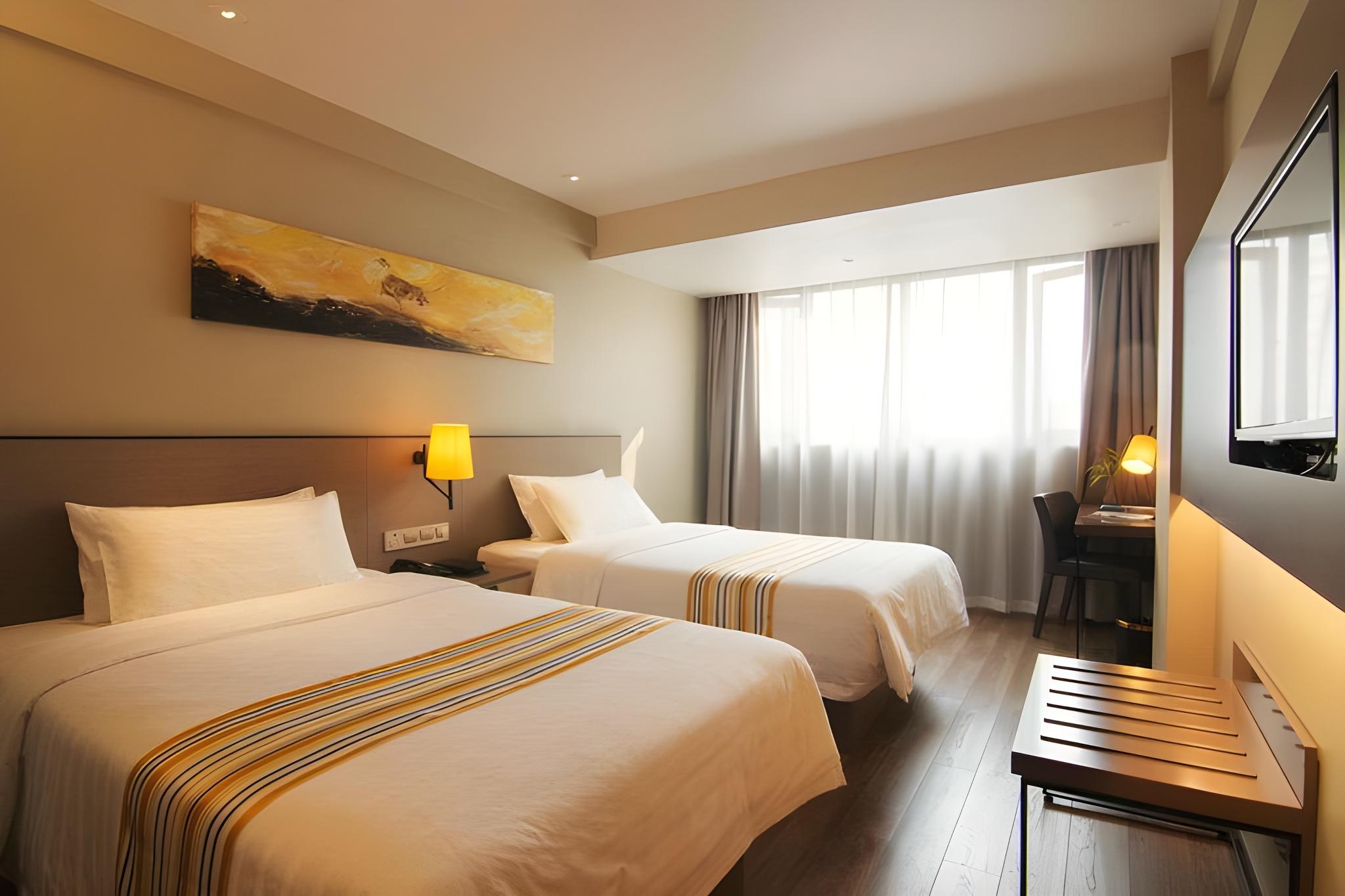 Home Inn Plus (Beijing Changping Government Street Metro Station) 24/44