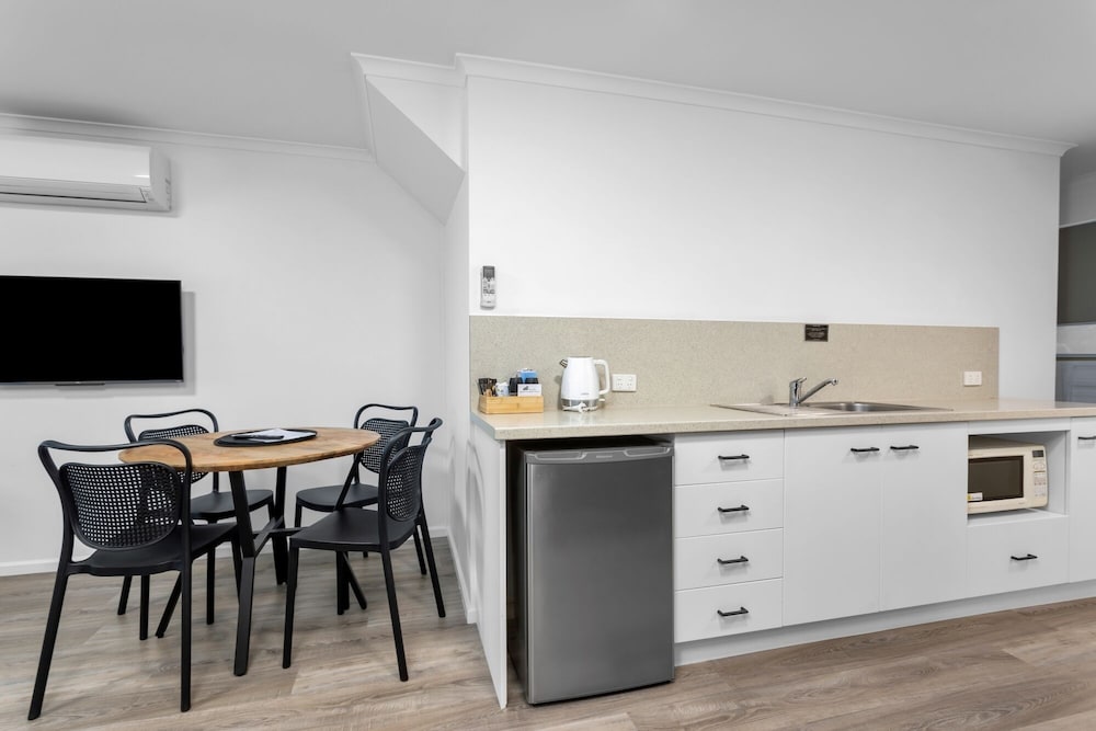 Elphin Motel and Serviced Apartments 34/50