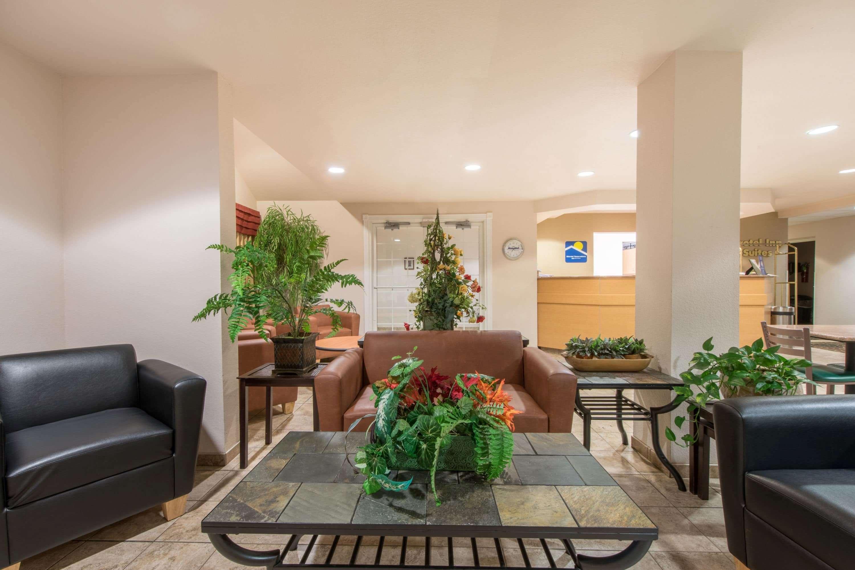 Microtel Inn & Suites by Wyndham Altus 6/16