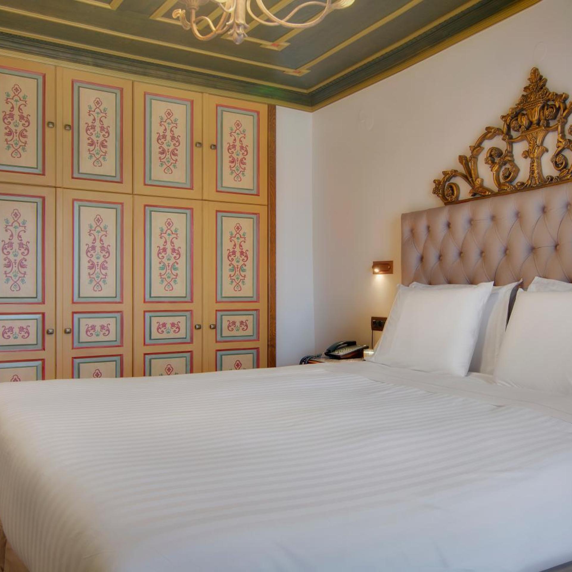 Deluxe, Double Bed