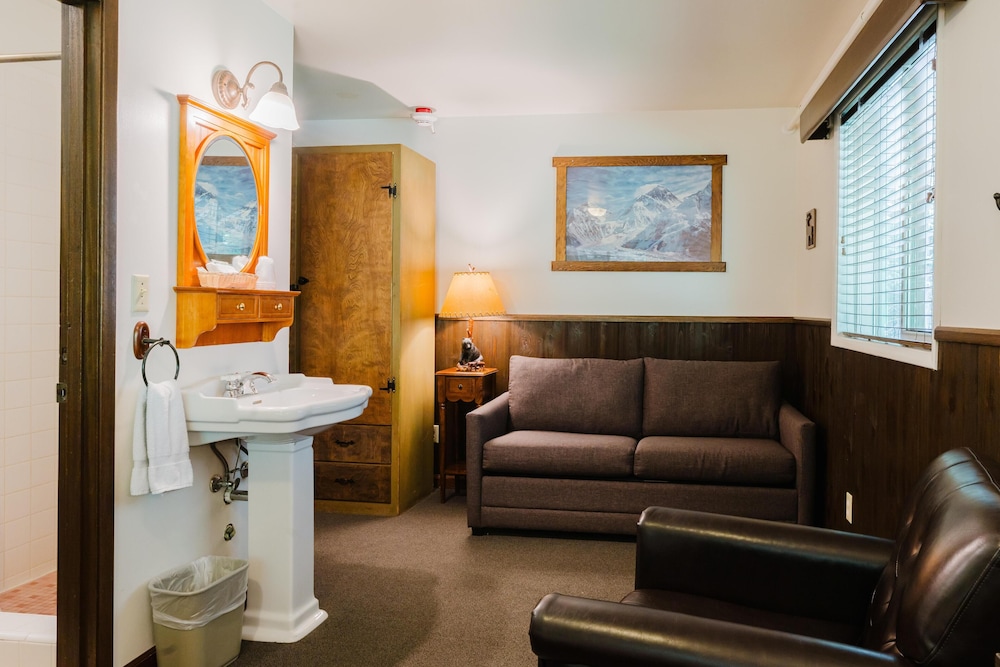 Crystal Mountain Hotels 36/50