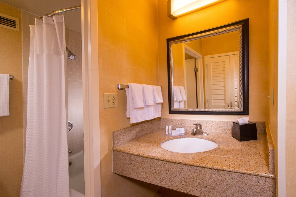 Courtyard By Marriott Manassas Battlefield Park 6/41