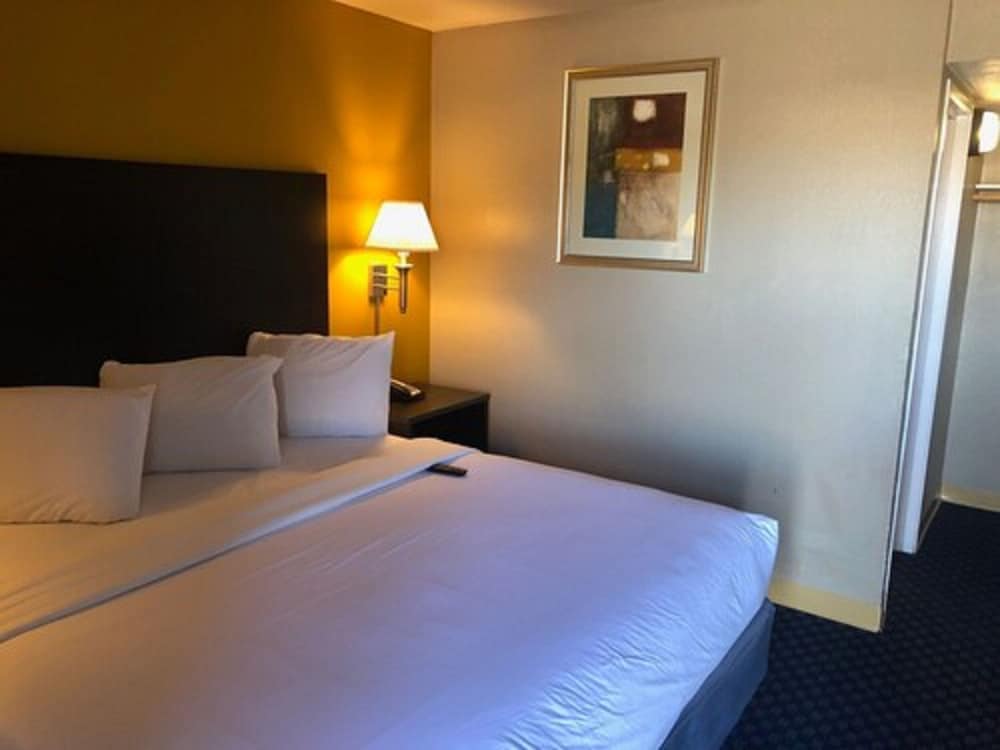 Howard Johnson by Wyndham Odessa TX 5/49
