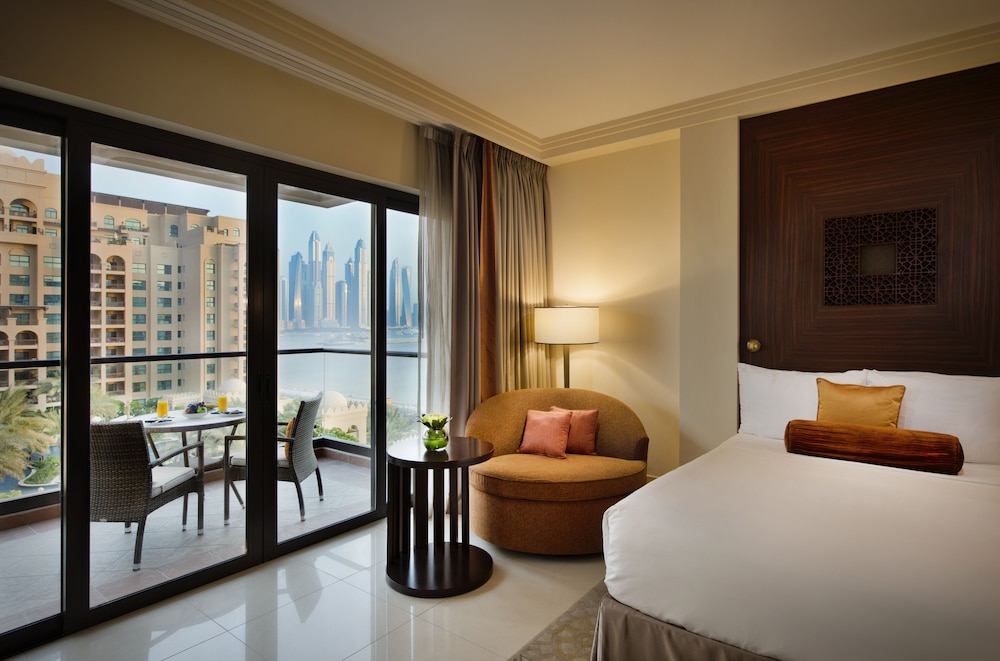 HERITAGE, FAIRMONT, KING BED, PARTIAL SEA VIEW