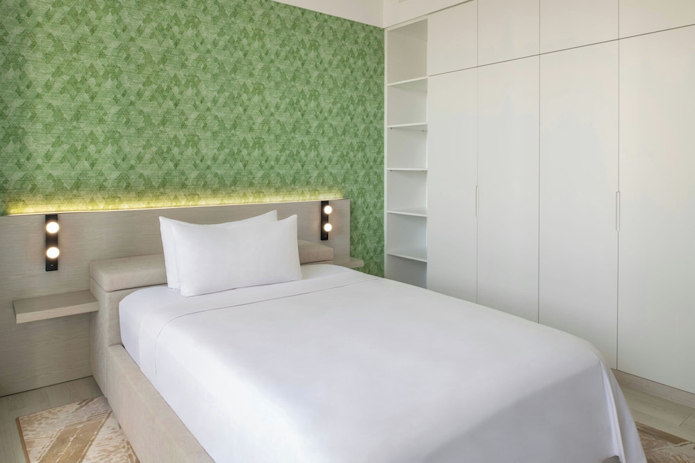 Element West Bay Doha 15/50