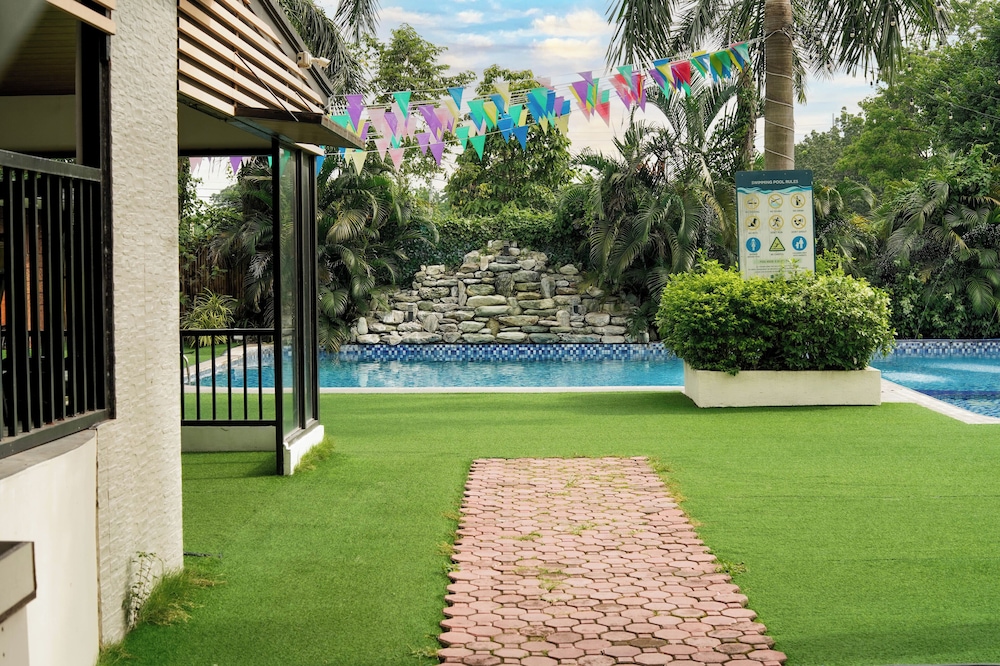 Sunday Hevea Hotel and Resort 46/55