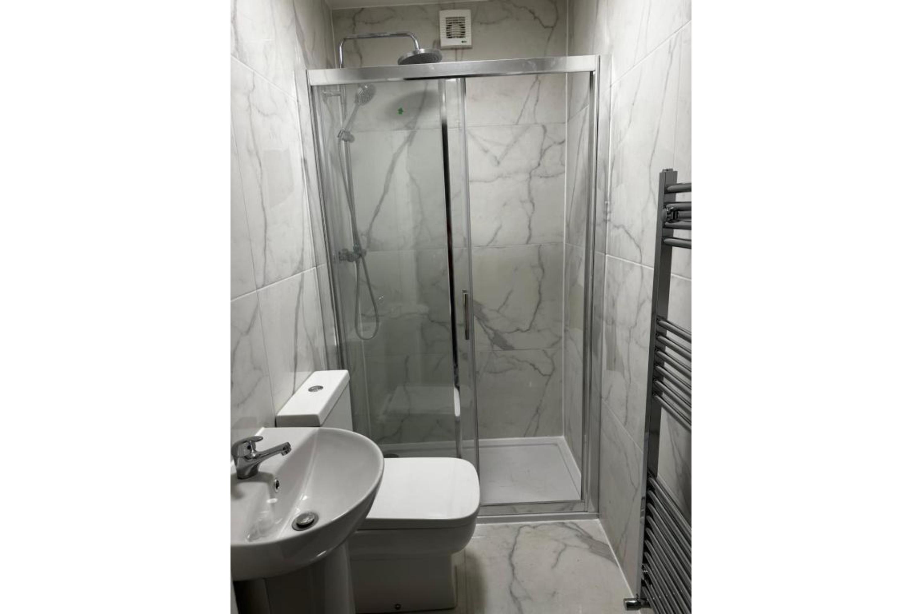 OYO Cheetham Hill Guest House 26/32