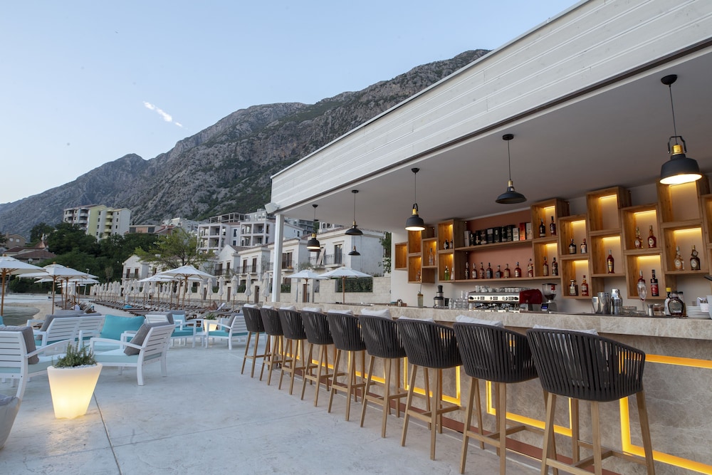 Huma Kotor Bay Hotel & Villas in KOTOR
