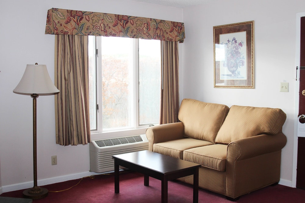 The Lucerne Inn 44/67