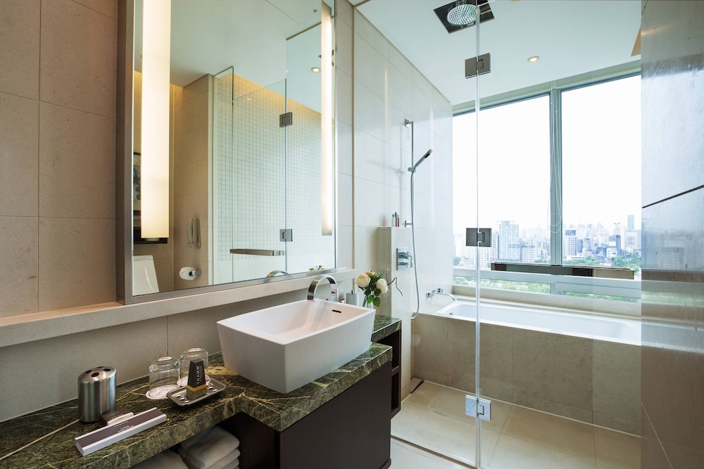 Yeouido Park Centre Seoul Marriott Executive Apartments 11/34