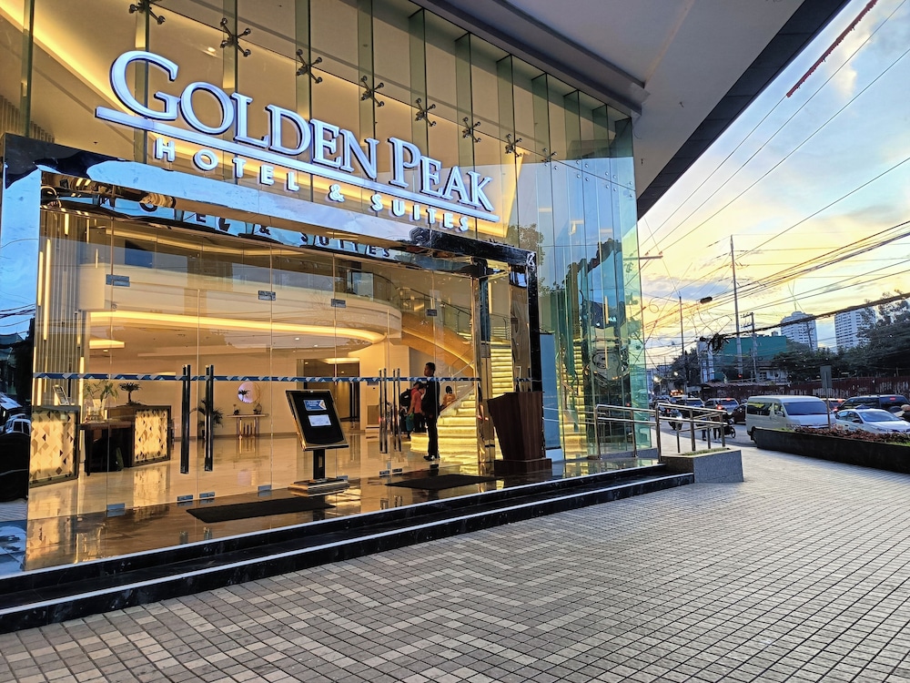 Golden Peak Hotel and Suites powered by Cocotel 32/63