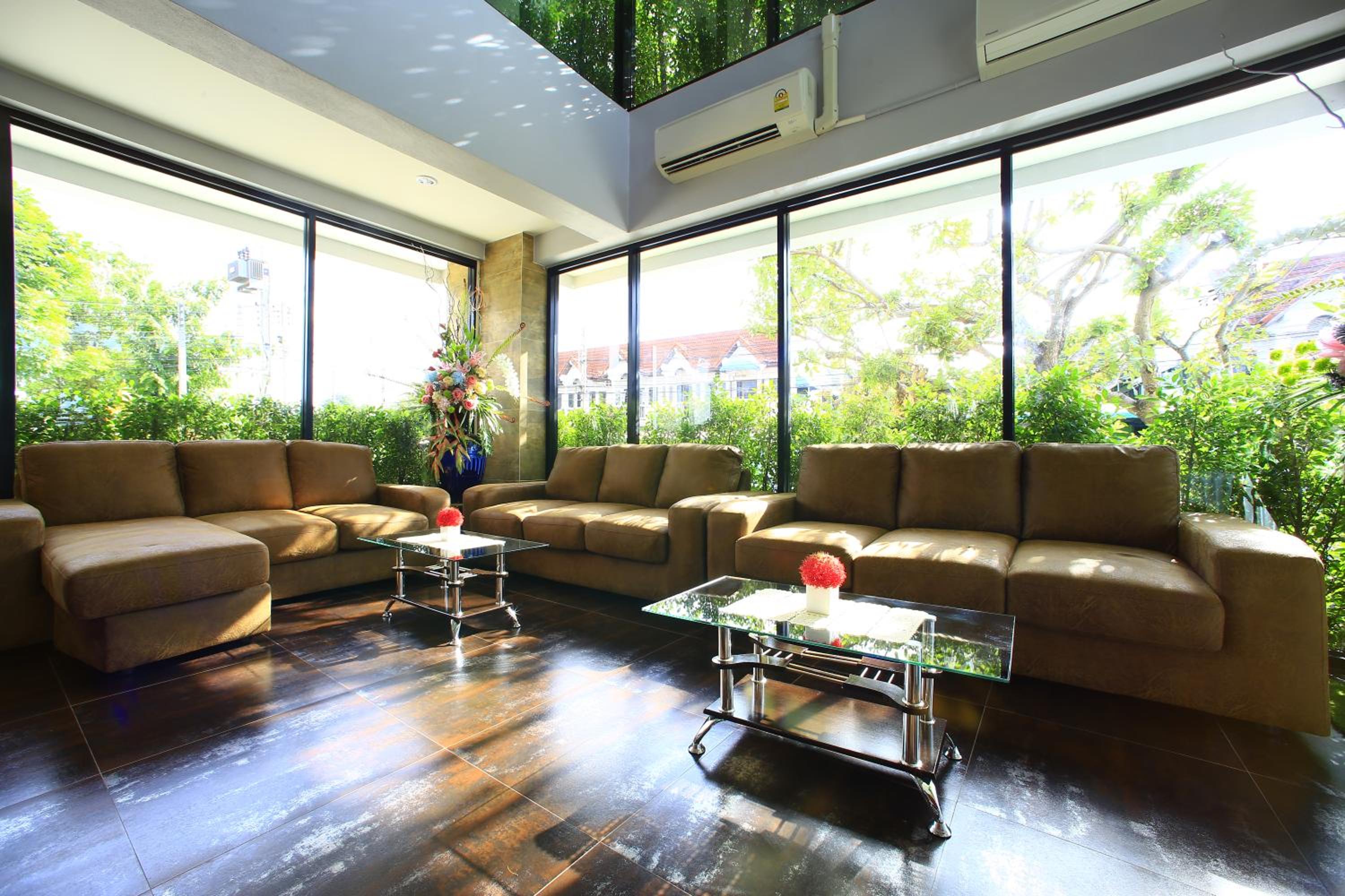 D11 Hotel 43/56