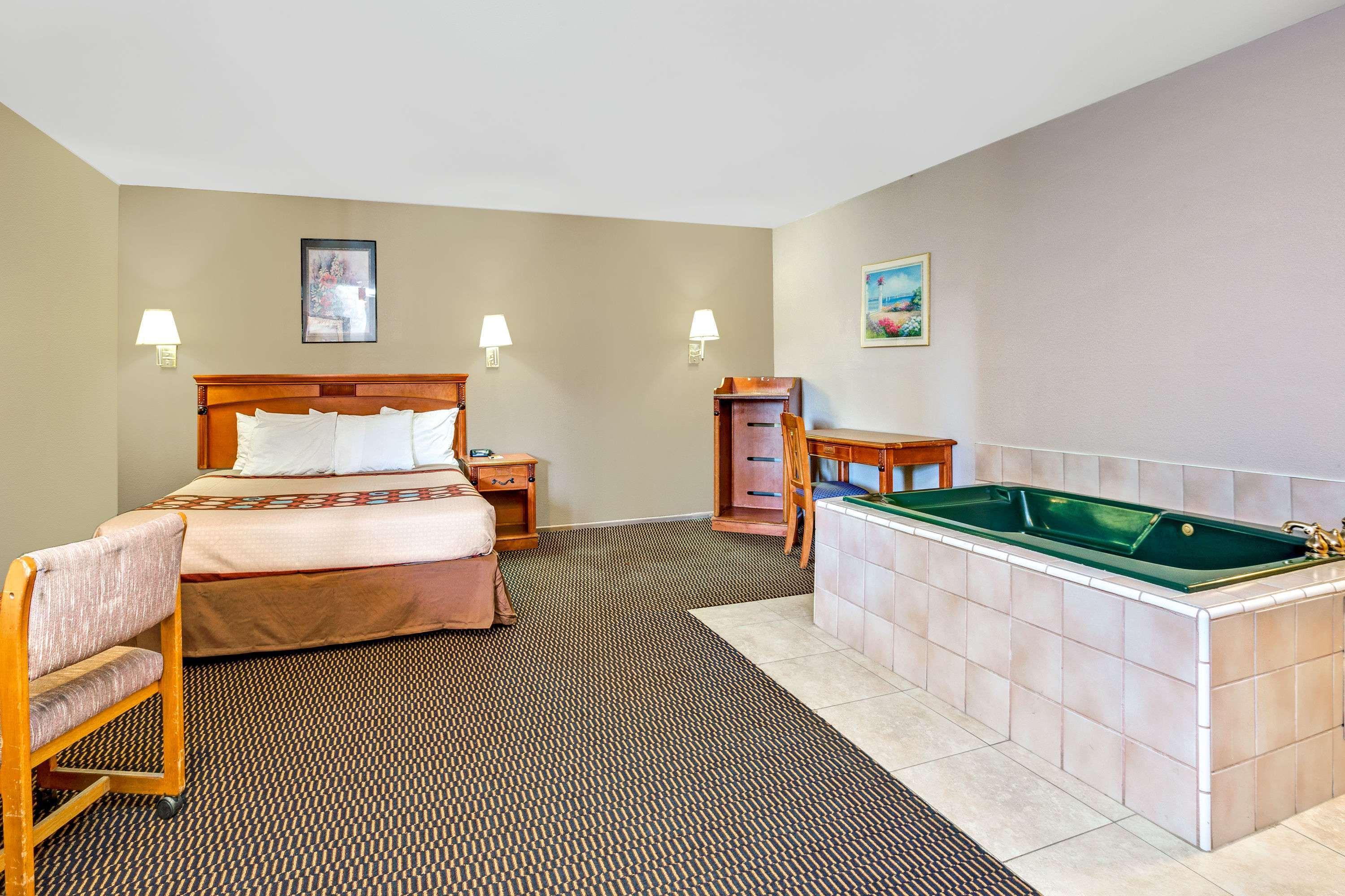 Super 8 by Wyndham Upland Ontario CA 9/17