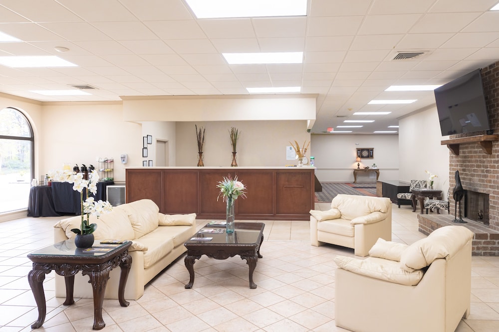 Cottonwood Suites Savannah Hotel and Conference Center 48/71