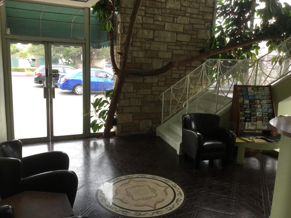 LYFE INN & SUITES by AGA - Beverly Hills 41/57
