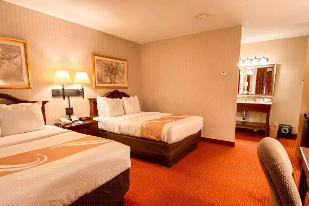 Maine Evergreen Hotel Ascend Hotel Collection 13/33