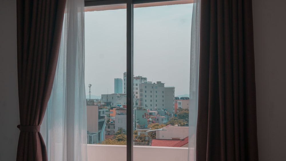 Dong Duong Hotel & Suites 48/50