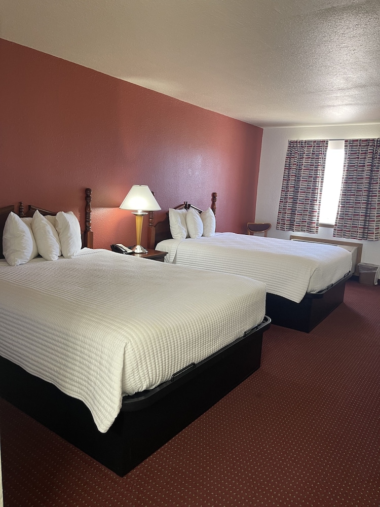 غرفة بسريرين كوين، Carriage House Inn 4/10