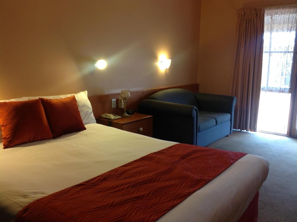 Philadelphia Motor Inn 11/22