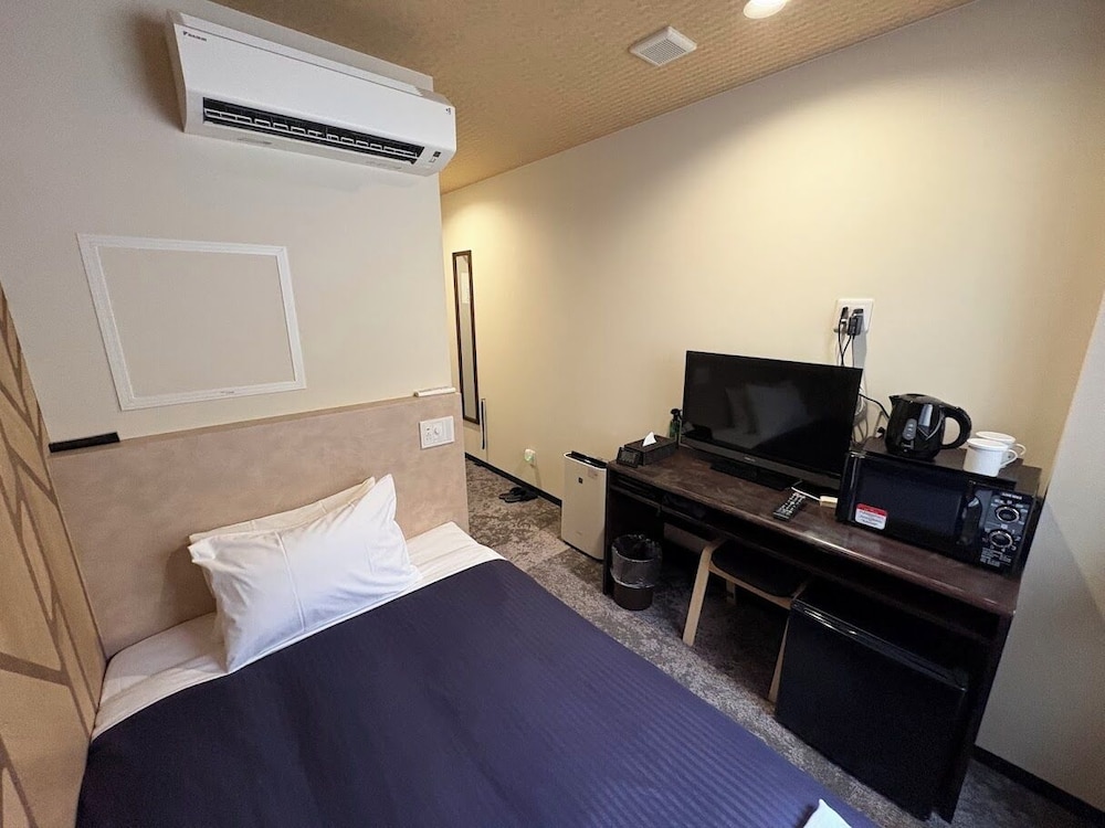 ROOM, SINGLE