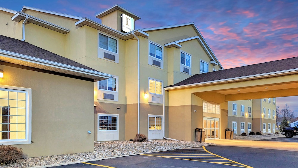 Estherville Hotel Amp Suites 41/50