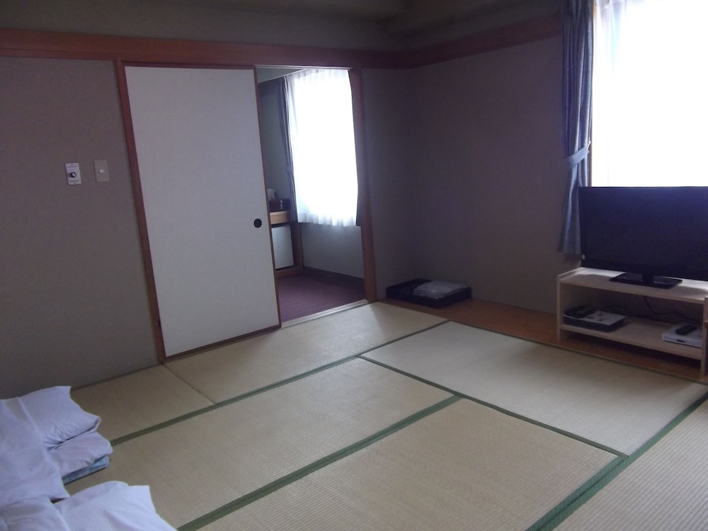 Ichikawa Grand Hotel 13/38