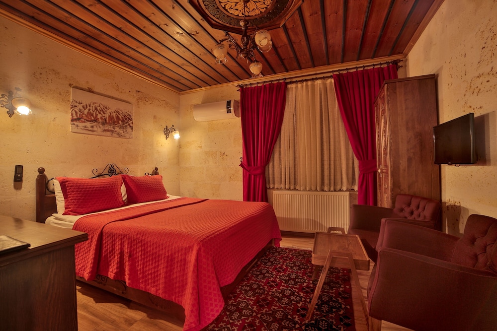 Milat Cave Hotel 4/50