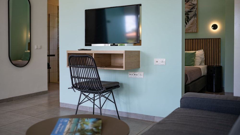 Blue Bay Lodges 5/50