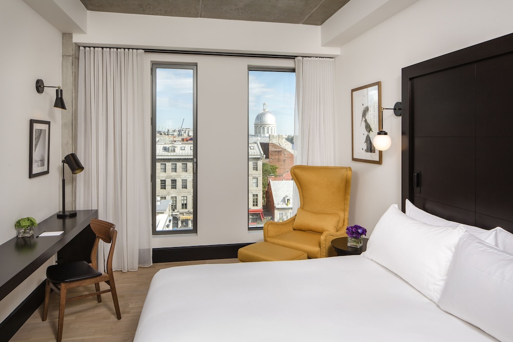 DELUXE, KING BED, WITH VIEW