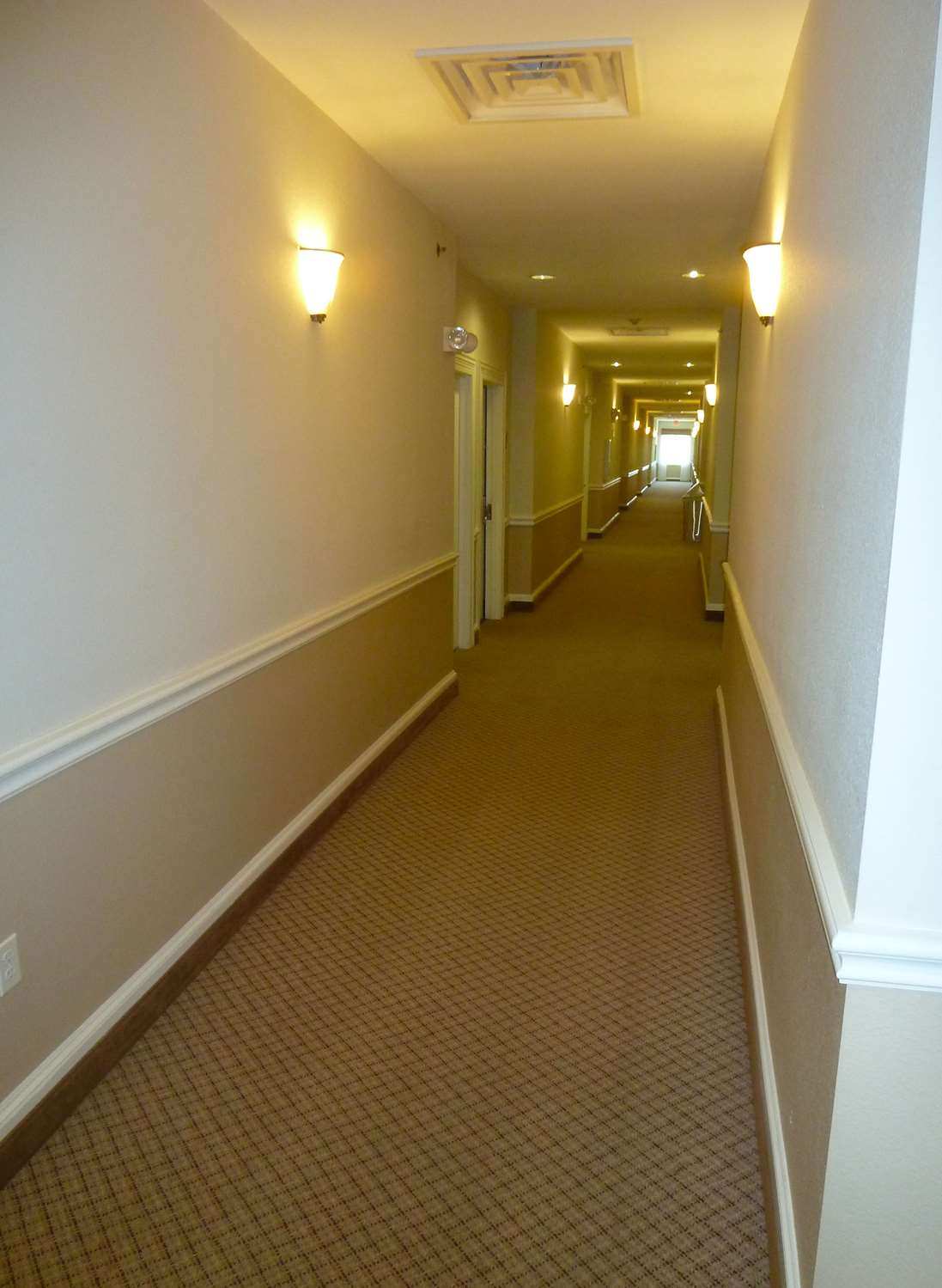 Americas Best Value Inn Suites Gun Barrel City 4/57