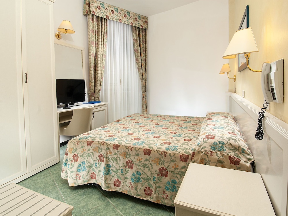 Hotel Nord Est 17/66