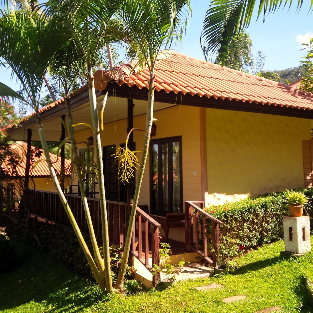 Paradise Bungalows 14/47