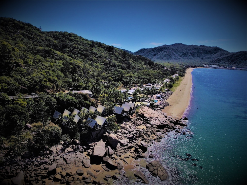 Nomads Magnetic Island - Adults only 40/50