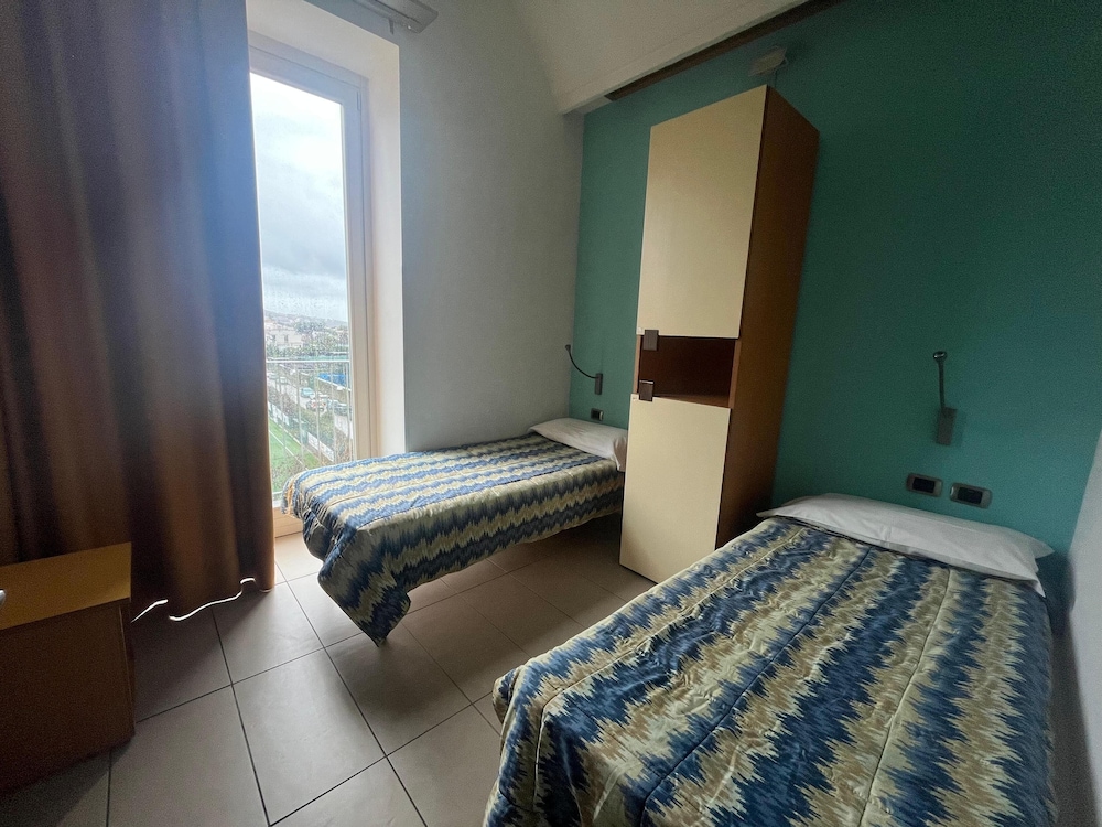 SEVEN HOSTEL 24/57