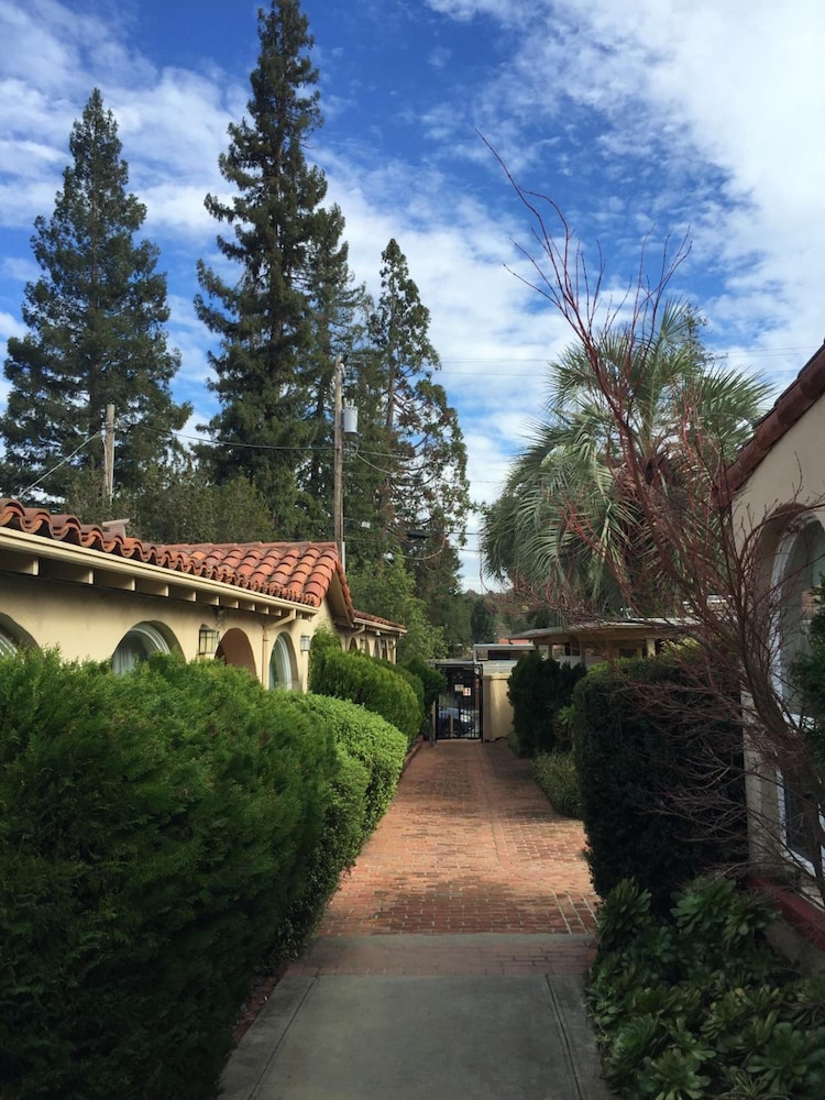 Los Gatos Garden Inn Hotel 42/50