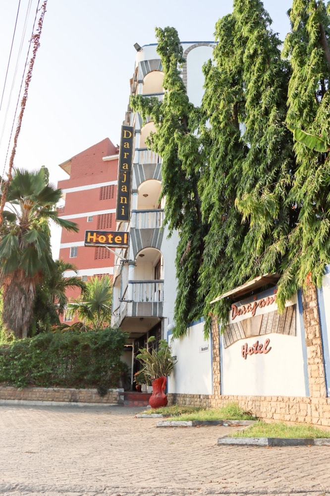 Darajani Hotel Ltd 39/50