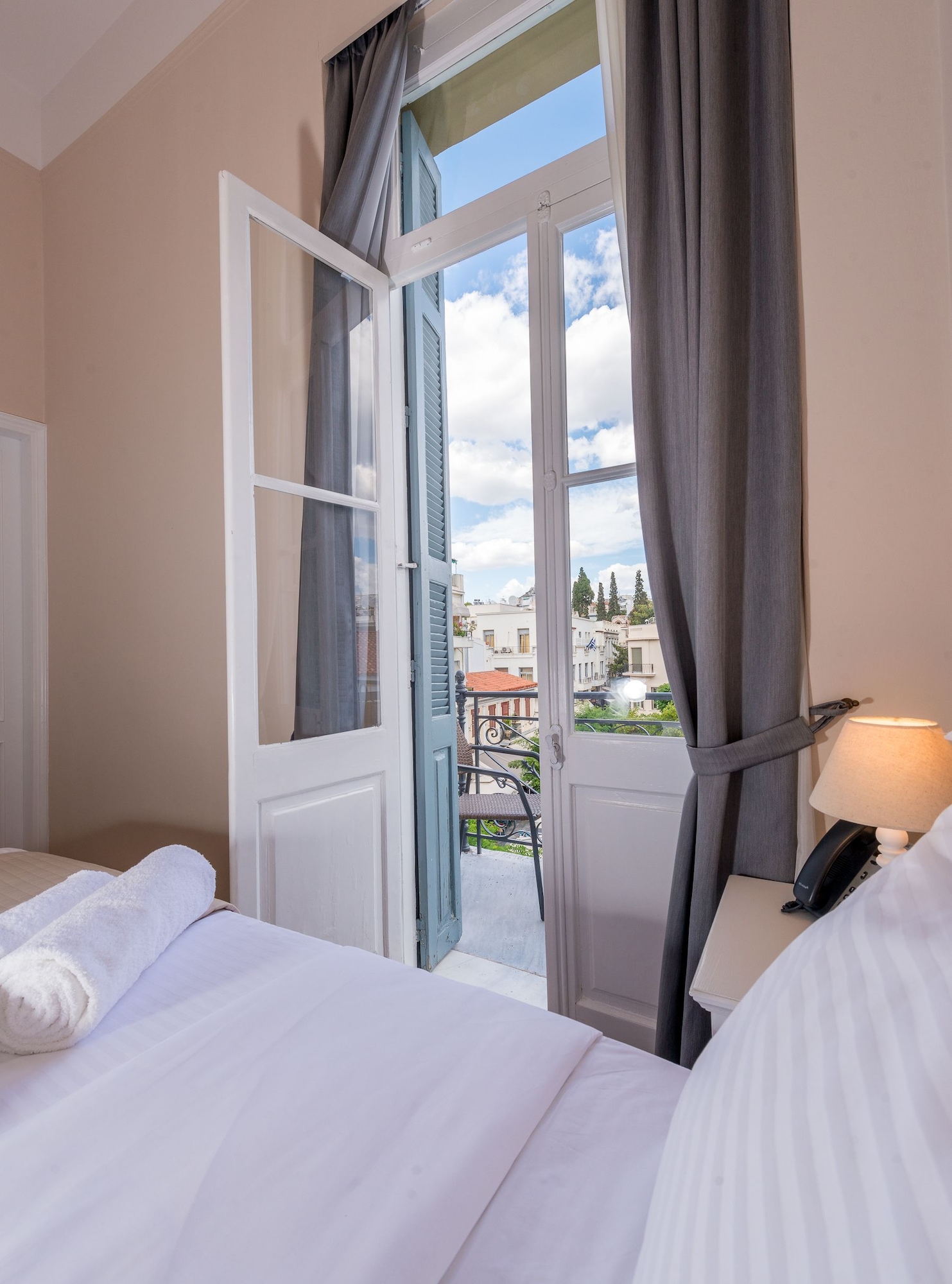 SUPERIOR, DOUBLE BED, PARK VIEW, BALCONY