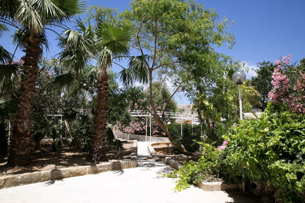 Beach Garden 47/53