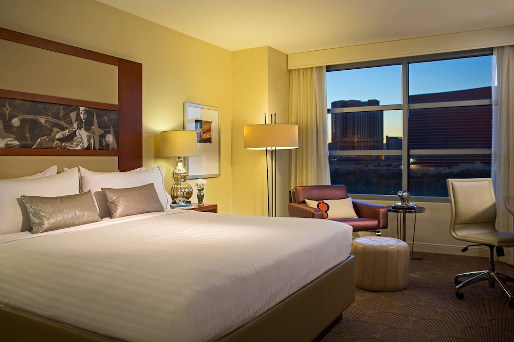 Renaissance Las Vegas 16/54