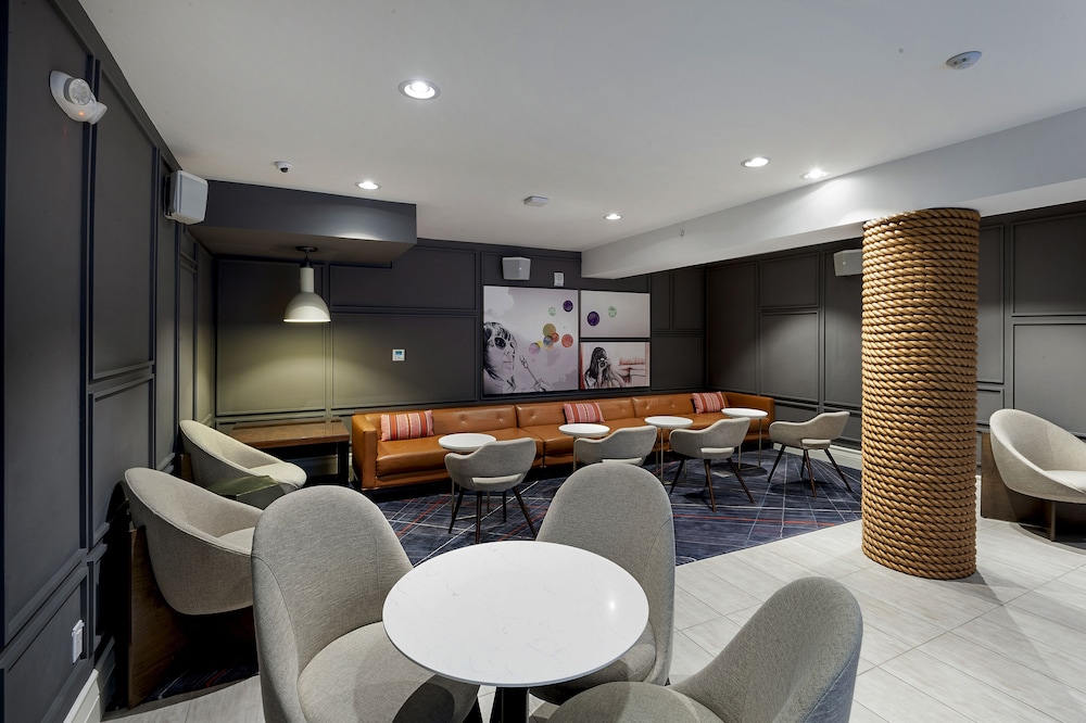 Axiom Hotel 59/76