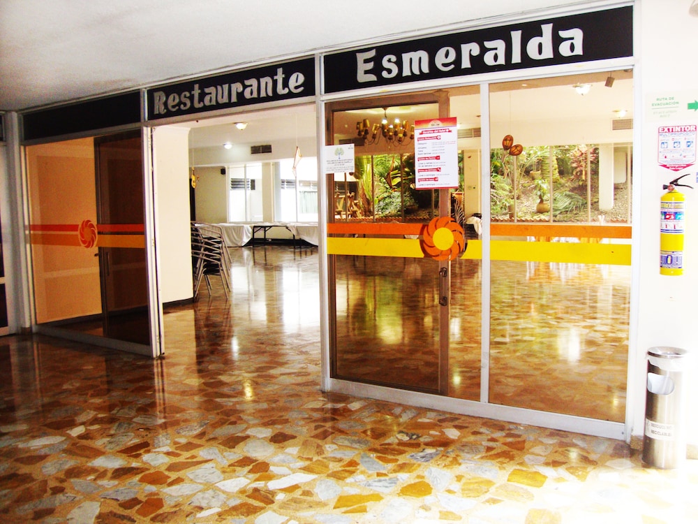Hotel Del Llano 36/64