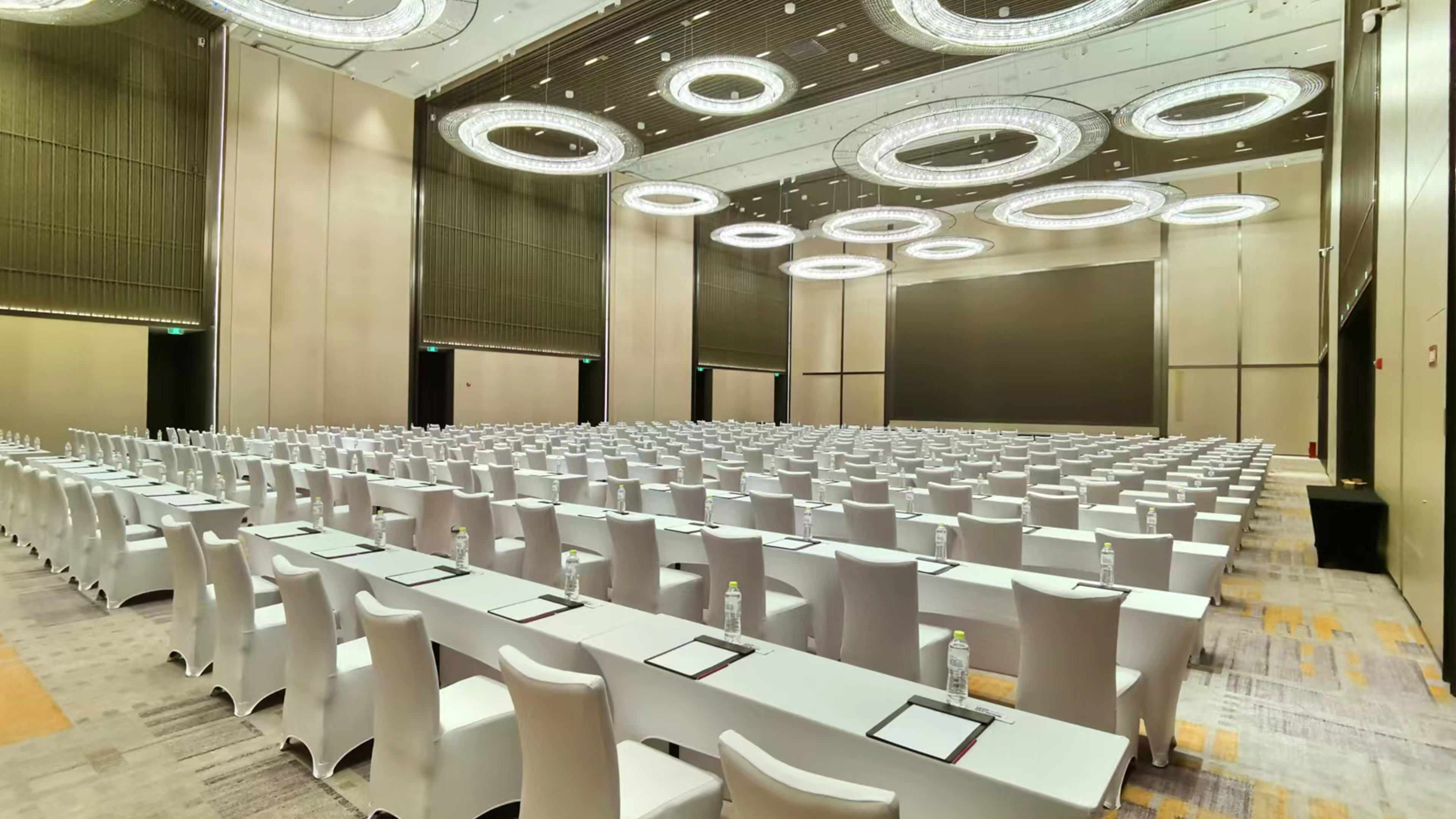 Holiday Inn and Suites Qingdao Jinshui 67/80