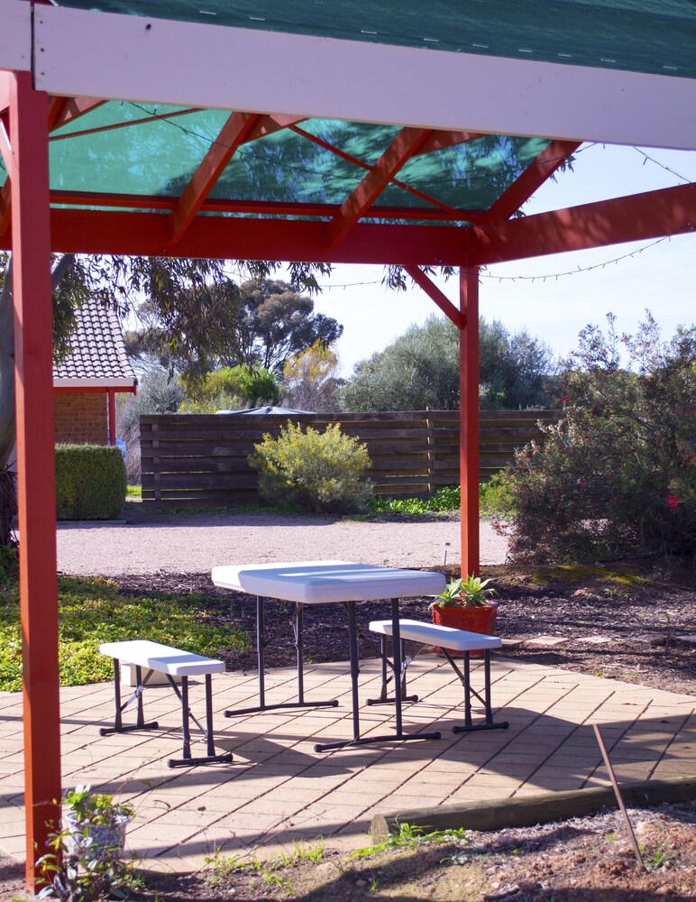 KADINA GATEWAY MOTOR INN 27/45
