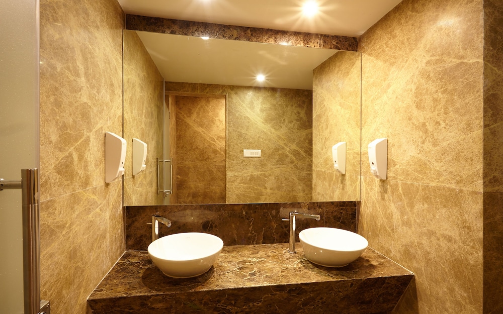 Golden Fruits Business Suites 24/26