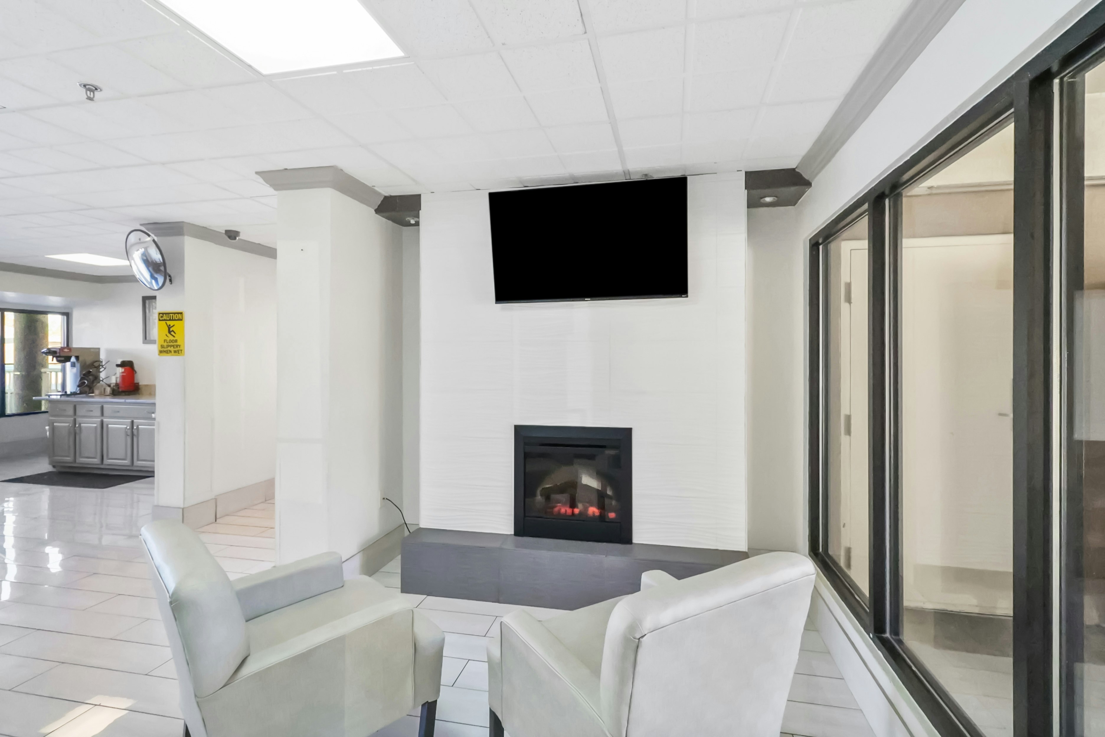 Red Roof Inn & Suites Fayetteville - Fort Bragg 16/27
